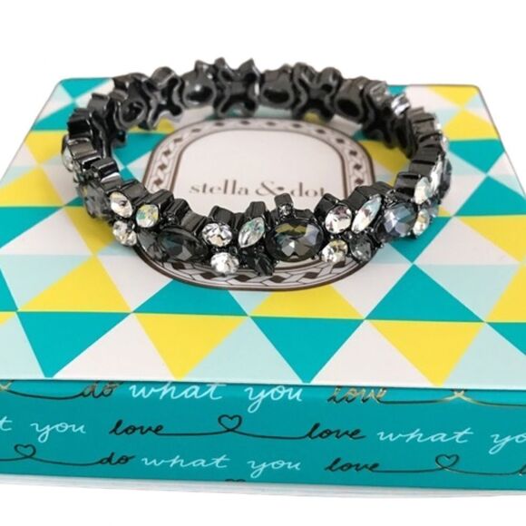 NWT Stella & Dot Roze Stretch Bracelet Hematite Crystal - Picture 1 of 7